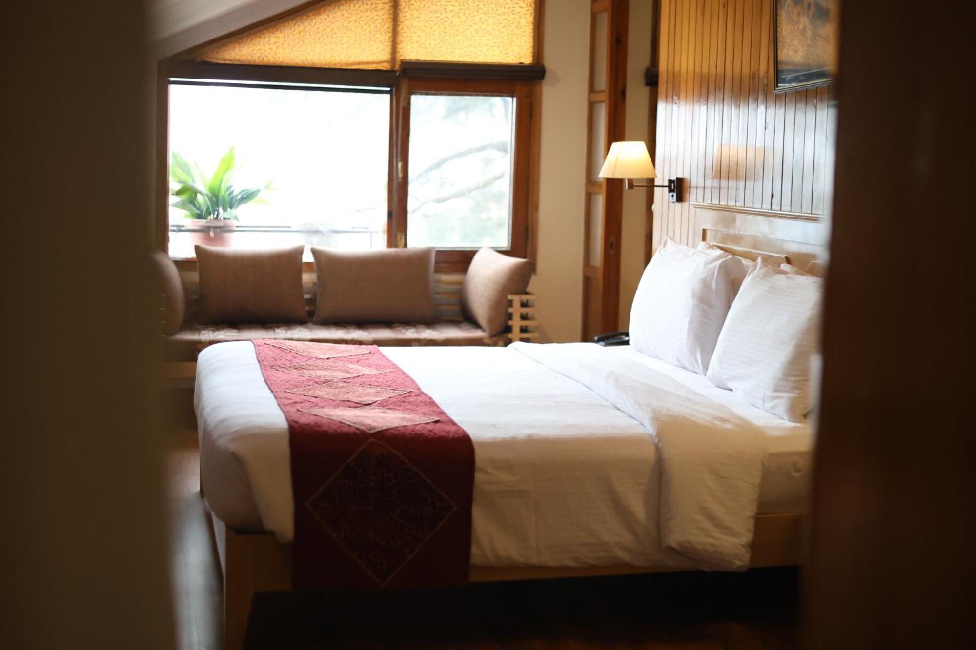 Hotel Willow Banks - Boutique 4 Star Hotel On The Mall Road Shimla Eksteriør bilde