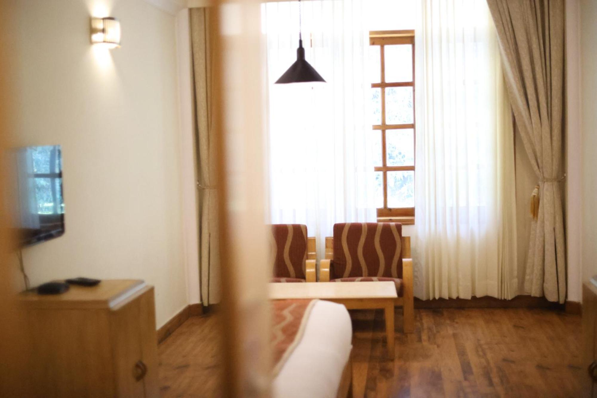 Hotel Willow Banks - Boutique 4 Star Hotel On The Mall Road Shimla Eksteriør bilde