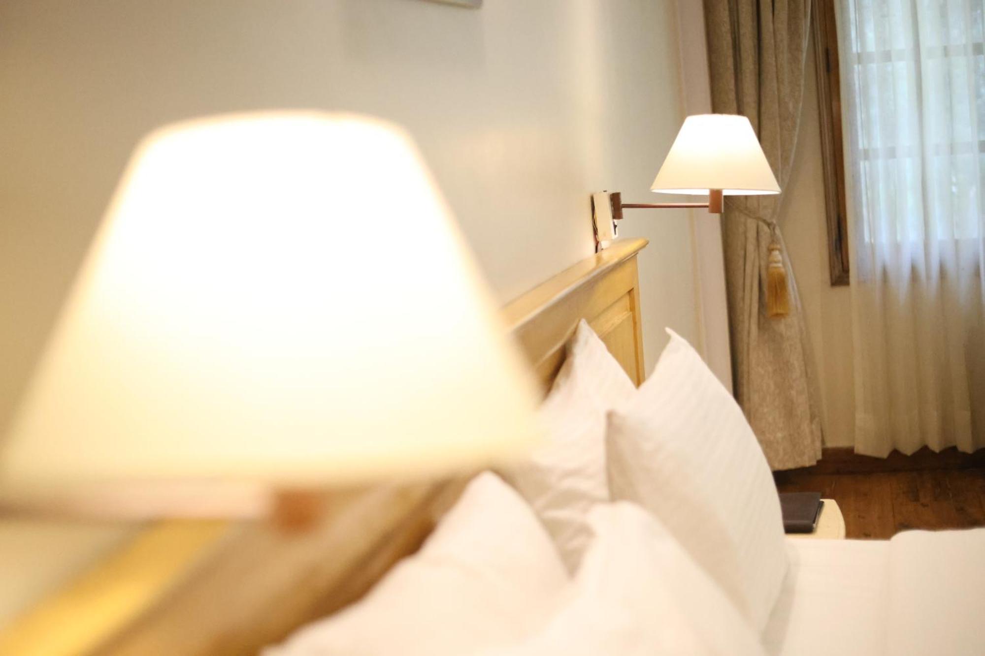 Hotel Willow Banks - Boutique 4 Star Hotel On The Mall Road Shimla Eksteriør bilde