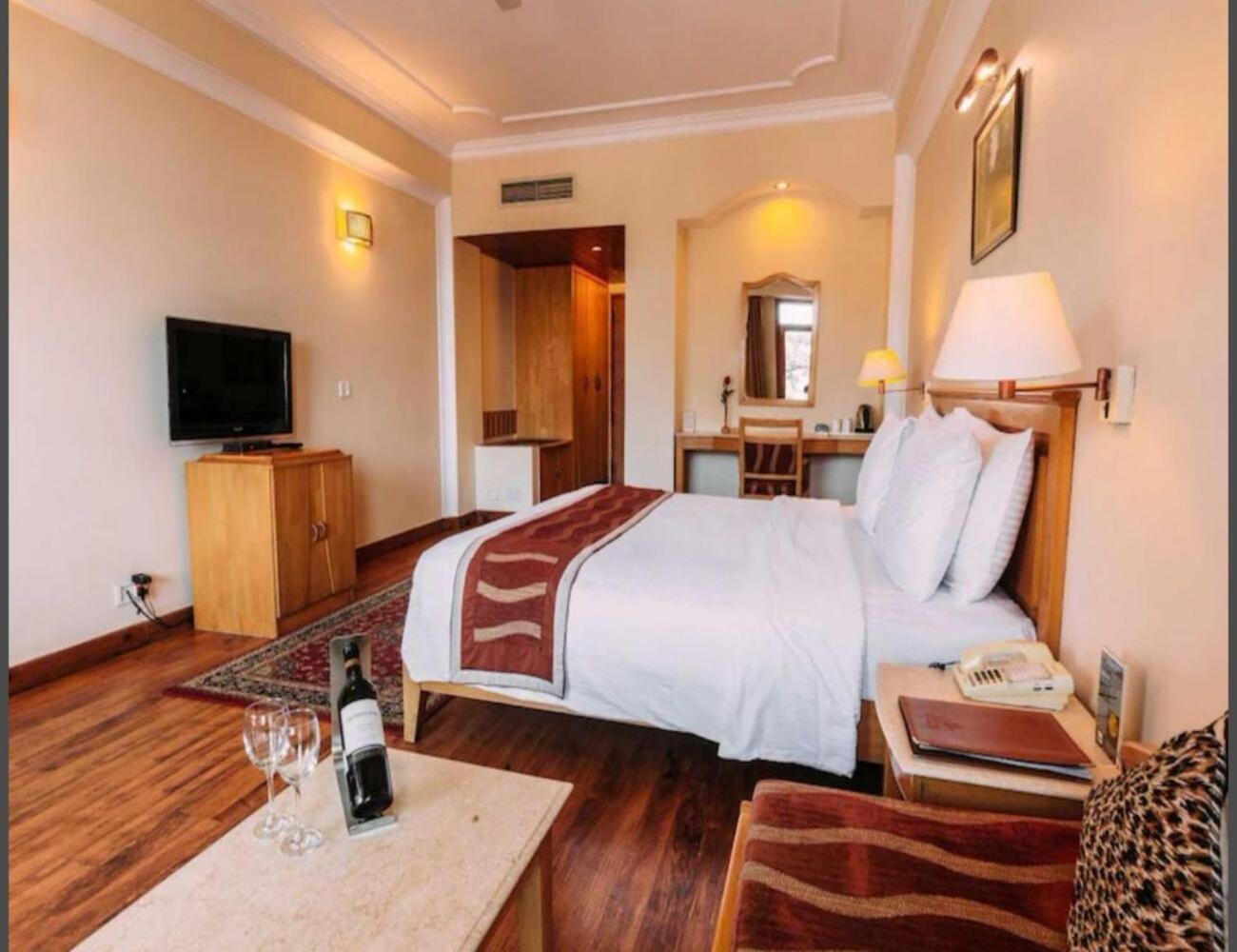 Hotel Willow Banks - Boutique 4 Star Hotel On The Mall Road Shimla Eksteriør bilde
