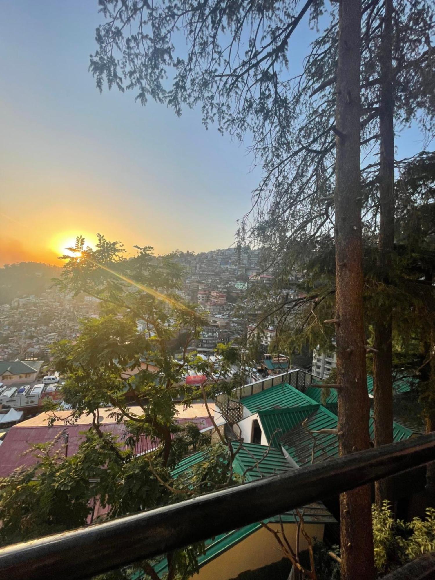 Hotel Willow Banks - Boutique 4 Star Hotel On The Mall Road Shimla Eksteriør bilde